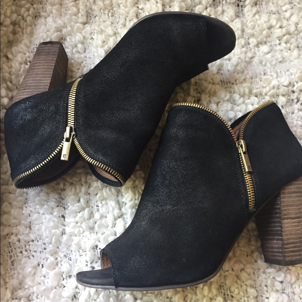 Lucky Brand Black Heeled Sandals